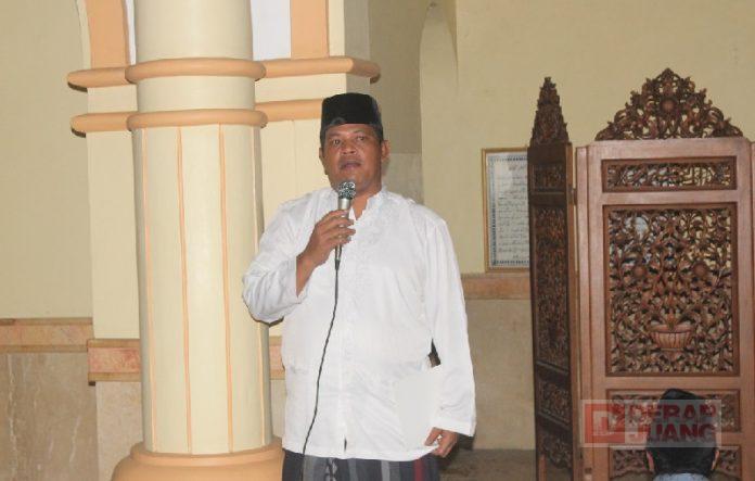 Beri Tausyiah Sholat Tarawih Pertama, Riswadi Ramadhan Bulan Paling Istimewa