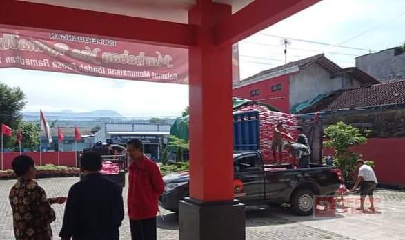 DPC PDI Perjuangan Banjarnegara Terima Bantuan Beras dari Mbak Puan