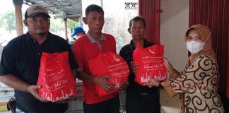 DPC PDI Perjuangan Pemalang Bagikan 2000 Paket Bingkisan untuk Kader Partai