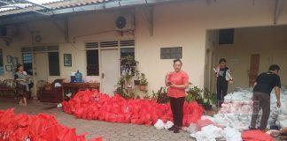 Di Kota Tegal, dr Messy Gelontorkan Ribuan Paket Sembako