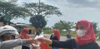 Gandeng Pengurus Partai, Rita Iryanti Bagikan Ratusan Takjil