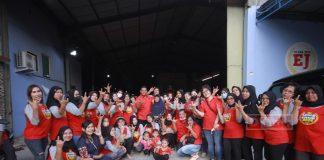 Gotong Royong Bersama Kader Partai, Sudi Rustanto Bagikan Takjil