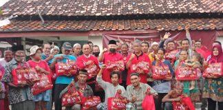 Hadirkan Manfaat untuk Rakyat, Prof Hendrawan Bagikan Bingkisan dari Puan Maharani