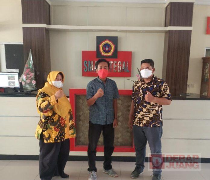Jalankan Perintah DPC Partai, Derap Juang Kota Tegal Bantu Pendaftaran PIP