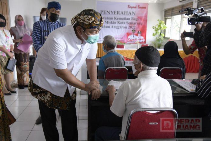Mas Hendi Wajibkan ASN Pakai Baju Adat Semarangan Sebulan Sekali