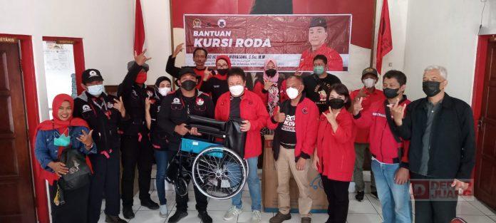 Momentum Ramadhan, Bung Dance Berikan Bantuan Kursi Roda dari Mas Vino
