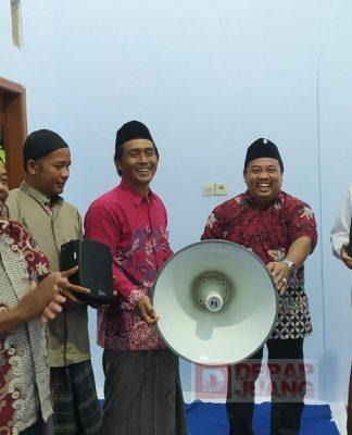 Penuhi Harapan Warga Medono, Ridwan Berikan Bantuan Pengeras Suara