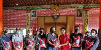 Perkuat Otot Partai, Bintang Ari Rakasiwi Salurkan Beras Mbak Puan