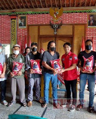 Perkuat Otot Partai, Bintang Ari Rakasiwi Salurkan Beras Mbak Puan