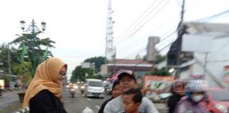 Raih Keberkahan Ramadhan di Hari Kartini, Rossi Ardiyanti Bagikan Takjil Buka Puasa