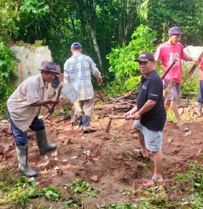 Sambut Ramadhan, Riyadi dan Warga Bersihkan Lingkungan