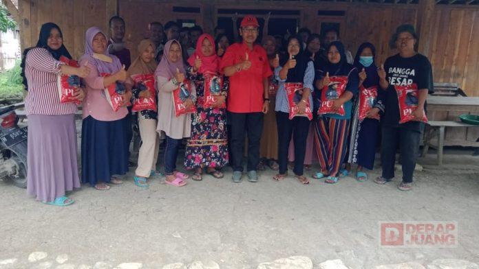 Silaturahmi Bersama Warga Karanglangu, Agus Tri Winarno Salurkan Beras Mbak Puan