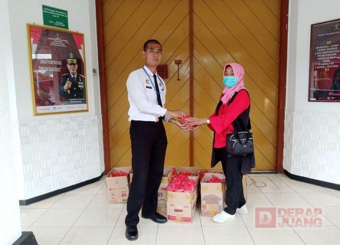 Sudah Menjadi Tradisi, DPC PDI Perjuangan Pemalang Kirimkan Takjil untuk Warga Binaan Rutan