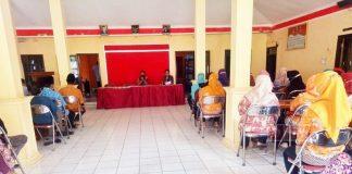 Suyadi Dampingi Pembagian Insentif Lembaga Desa Gunturharjo