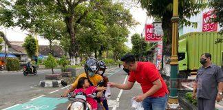 Bagikan Takjil, Hamenang: Semoga Berkah dan Bermanfaat