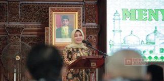 Sri Mulyani Serahkan Zakat Kepada Baznaz Bersama BUMN-BUMD