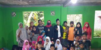 Sri Rejeki Berbagi Takjil Untuk Anak-Anak Ngaji