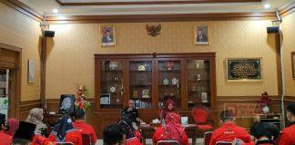 Sri Mulyani Gelar Rapat Pembagian Beras Premium Mbak Puan