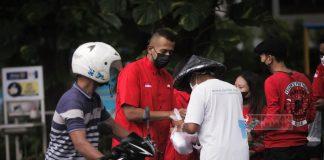 Kader Muda DPC Kota Surakarta Berbagi Takjil