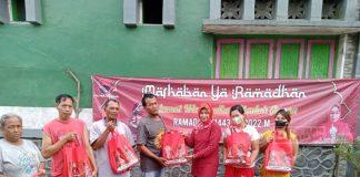 Kadarwati Bagikan Sembako Untuk Masyarakat