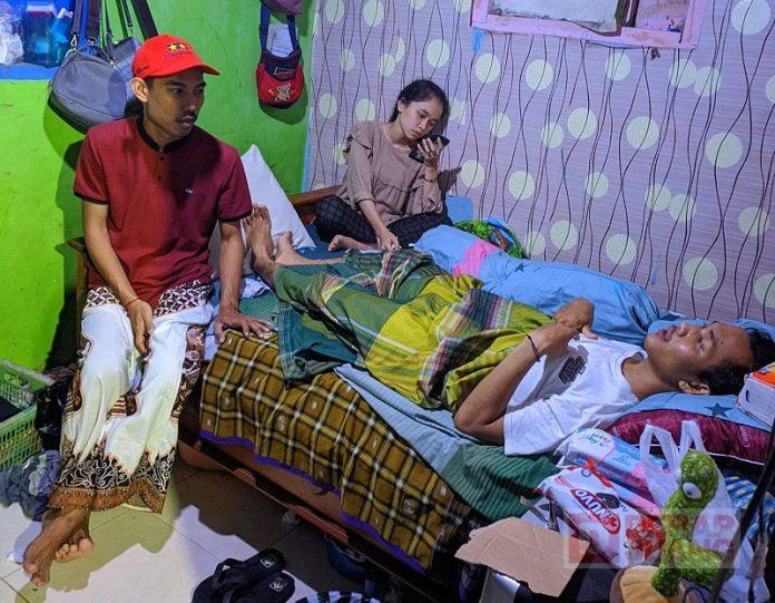 Wujud Rasa Peduli, Budi Agung Prasetyo Sambangi Warga yang Sakit