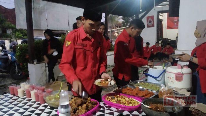 Wujudkan Kebersamaan, Komunitas Juang Banyumas Gelar Buka Bersama