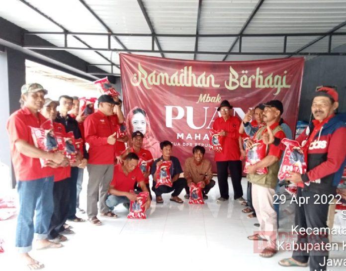 Andes Bagikan Paket Sembako Beras Puan Maharani untuk Warga Puring (2)