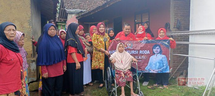 Banteng Bawang Salurkan Bantuan Kursi Roda dari Mbak Casytha