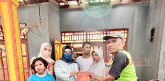 Dewi Aryani dan Ragil Tresna Beri Bantu Korban Kebakaran di Desa Kramat