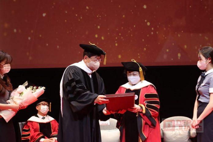 Jadi yang Pertama Terima Gelar Profesor dari SIA, Megawati Ini Sangat Berarti