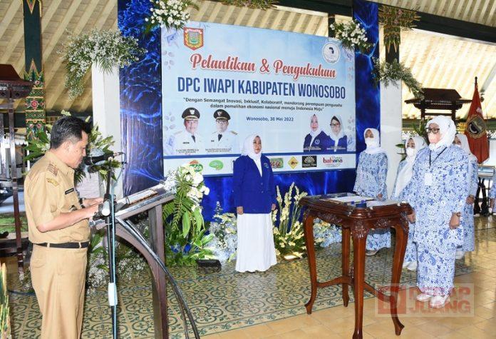 Lantik Pengurus Baru, Bupati Afif Minta IWAPI Jeli Lihat Peluang Usaha