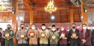 Lantik Pengurus PPNI, Bambang Minta Pelayanan dan Dedikasi Terbaik