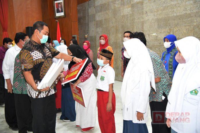 Mas Hendi Minta Jajarannya Koreksi Program Beasiswa Miskin Berprestasi