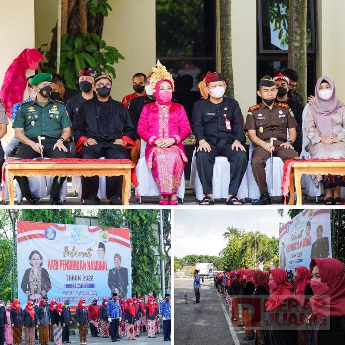 Peringati Hardiknas, Sri Sumarni Gelontorkan Beasiswa Pelajar