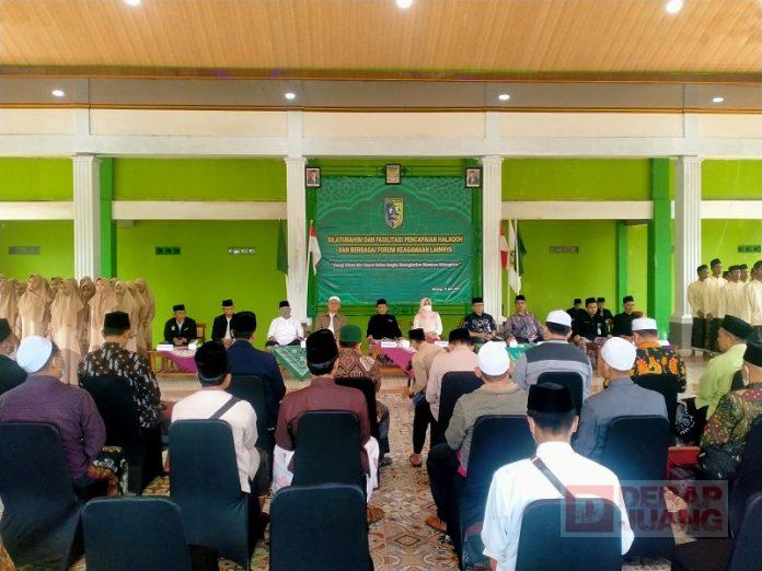 Perkuat Konsepsi Kota Wali, Bupati Demak Sambangi PP Darul Ulum Batang
