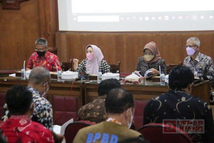 Progres Pembangunan Fisik Lamban, Bupati Tiwi “Warning” Kepala OPD