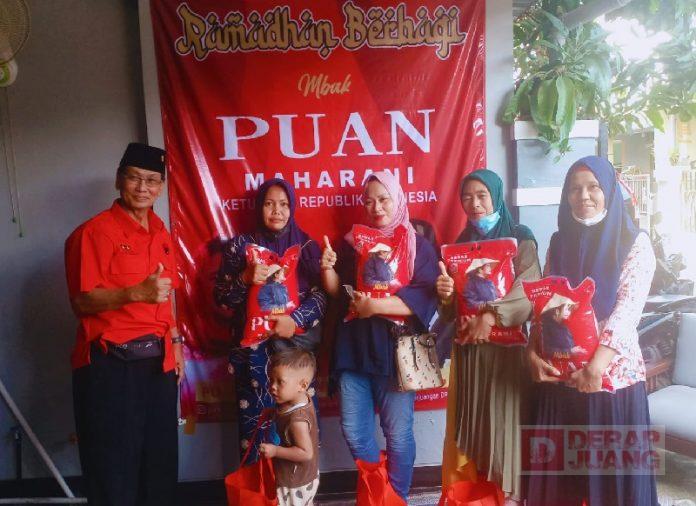 Purnomo Bagikan Beras Puan ke Masyarakat