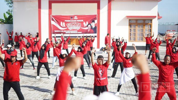 Ratusan Kader Banteng Kota Wali Sukseskan Pemecahan Rekor MURI Sicita