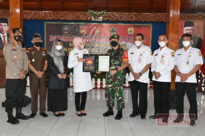 Sri Sumarni Walau Sederhana TMMD Ini Membantu Warga Desa Kalangbancar