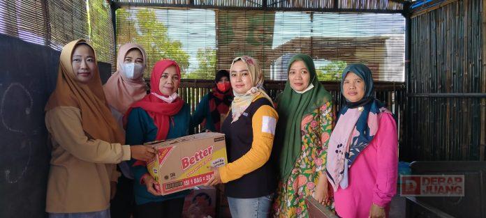 Widi Riswadi Pimpin Penyerahan Bantuan Banjir Rob di Pekalongan