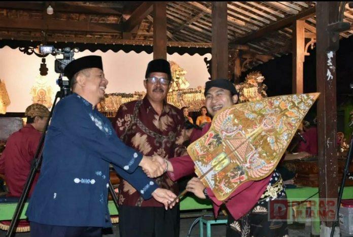 Bambang Wayang Kulit Jadi Media Pembentuk Karakter Anak Muda