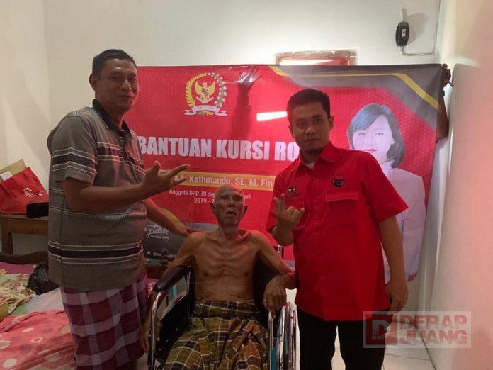 Banteng Sarang Rembang Salurkan Bantuan Kursi Roda Mbak Casytha