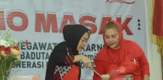 Bareng Mbak Ita, Bupati Tiwi Ikuti Demo Masak Resep dari Ibunda Ketum