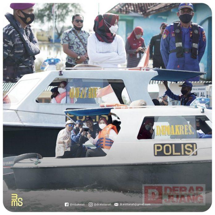 Bergerak Cepat Atasi Rob, Mbak Eisti Susuri Pesisir Pantai Demak