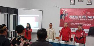 Masa Reses, Junarso Berikan Bantuan Pakan Ikan