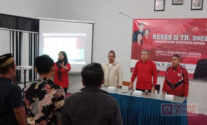 Masa Reses, Junarso Berikan Bantuan Pakan Ikan