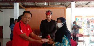 Mulyadi Laksanakan Pembinaan dan Penyerahan Insentif RT/RW Desa Pijiharjo