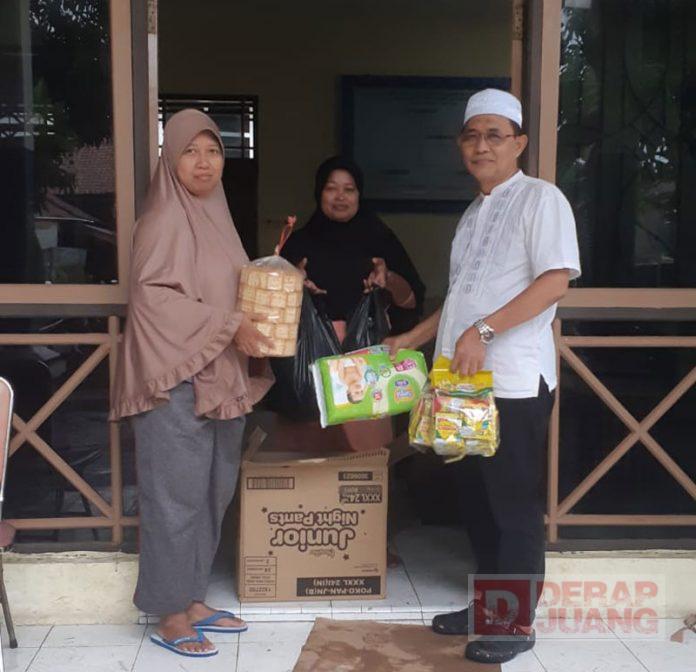 PAC Pekalongan Barat Beri Bantuan Korban Banjir Rob di Kelurahan Tirto