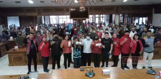 PDI Perjuangan Salatiga Berikan BSPS Kepada Masyarakat