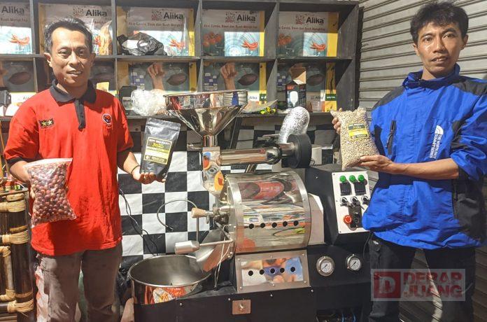 Purwono Kunjungi Penggiat Kopi di Desa Giritirta (2)